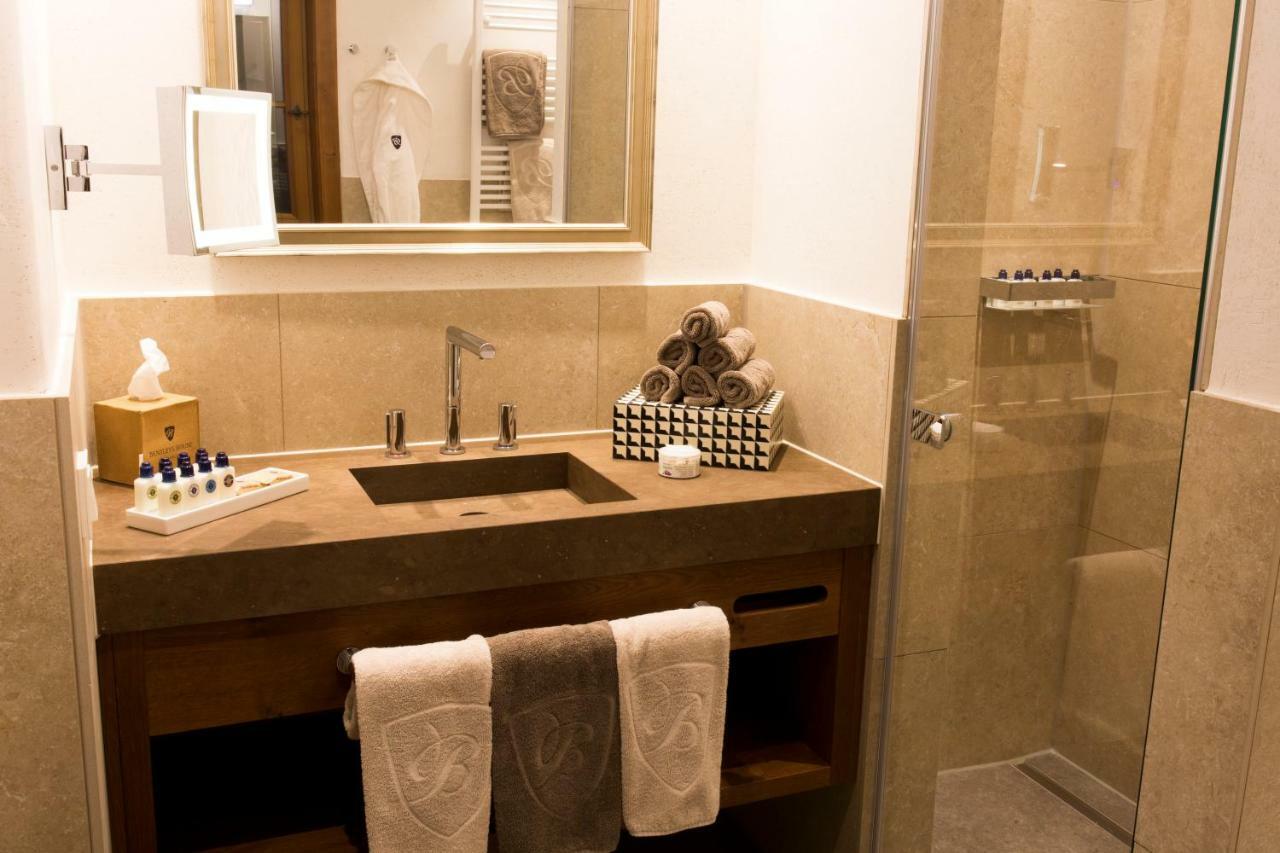 Bentleys House Mountain Residence Zürs エクステリア 写真