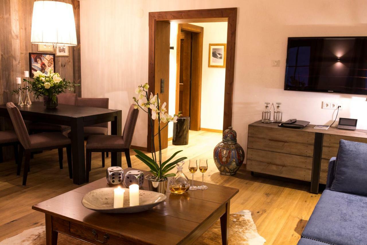 Bentleys House Mountain Residence Zürs エクステリア 写真