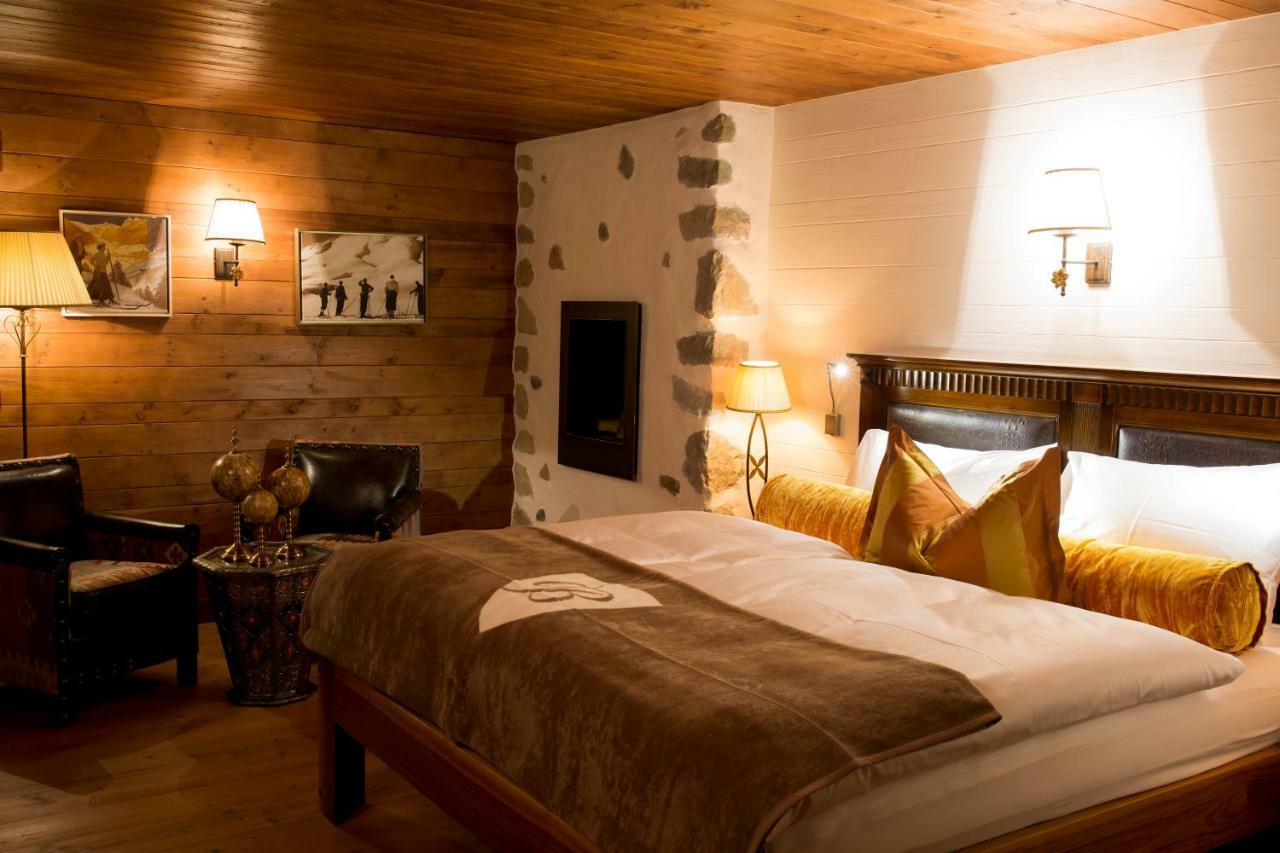Bentleys House Mountain Residence Zürs エクステリア 写真