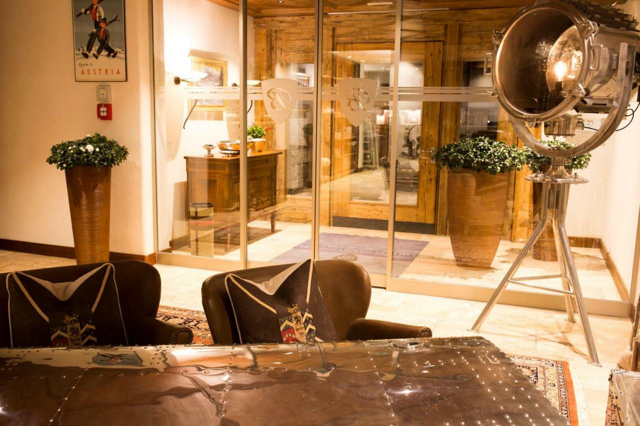Bentleys House Mountain Residence Zürs エクステリア 写真